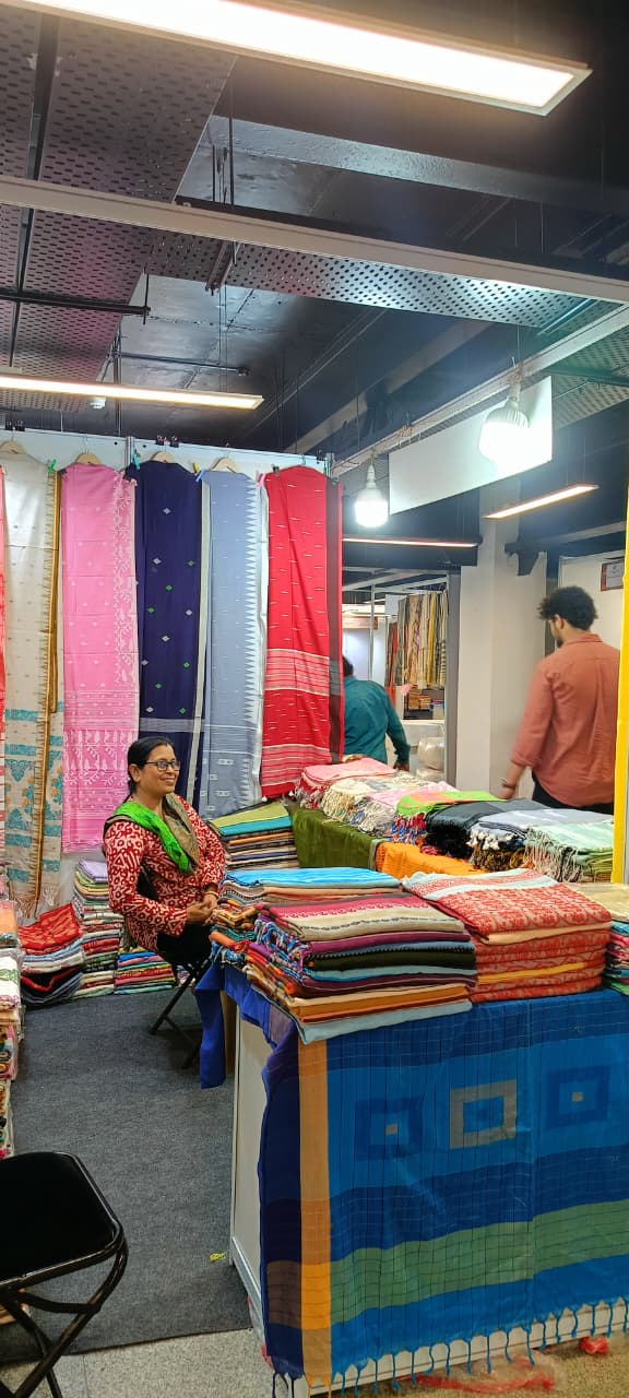 Vastra Sanskriti&rsquo; Expo Brings India&rsquo;s Weaving Traditions at Janpath